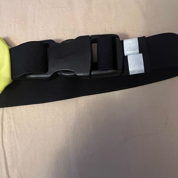 Nike mesh slim running Fanny pack - Picture 2 of 6